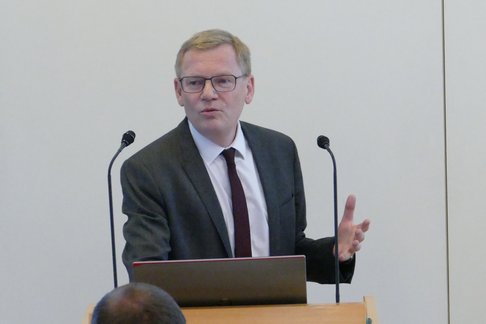 Univ.-Prof. Dr. Christoph Niemand. (c) KU Linz/Eder