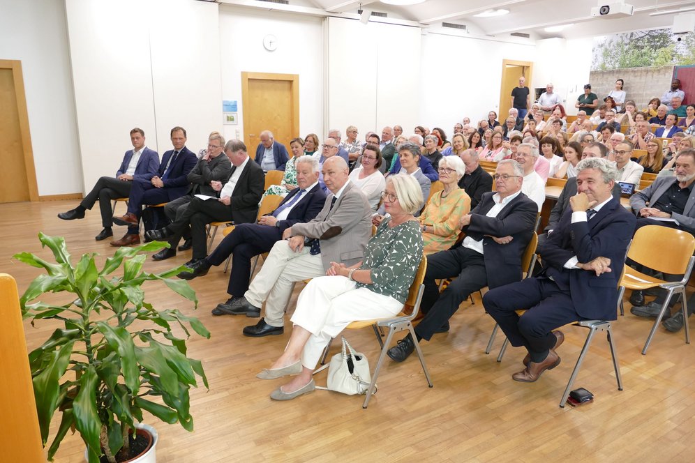 Abschiedsvorlesung: Erkundungen der neutestamentlichen Grundlagen des Leitungsamtes in der katholischen Kirche. © KU Linz/Eder. Blick ins Publikum im Hörsaal 1 der KU Linz.