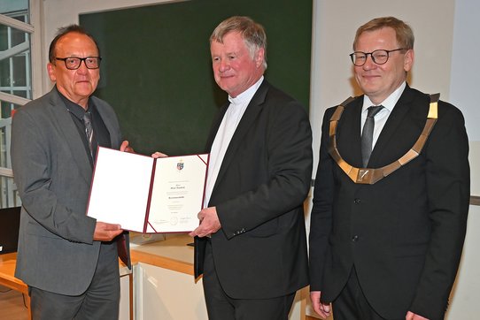 Verleihung der Severin-Medaille der Diözese Linz an Peter Vondrak.