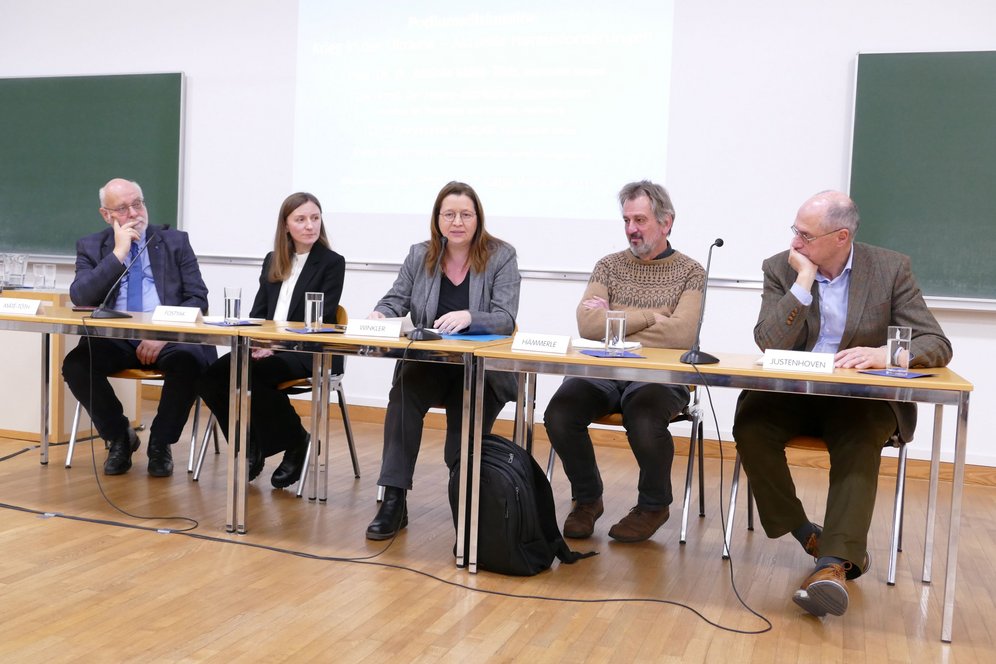 Dies Academicus 2023: Bildnachweis: KU Linz/Kastner. Podiumsdiskussion beim Dies Academicus 2023 an der KU Linz.