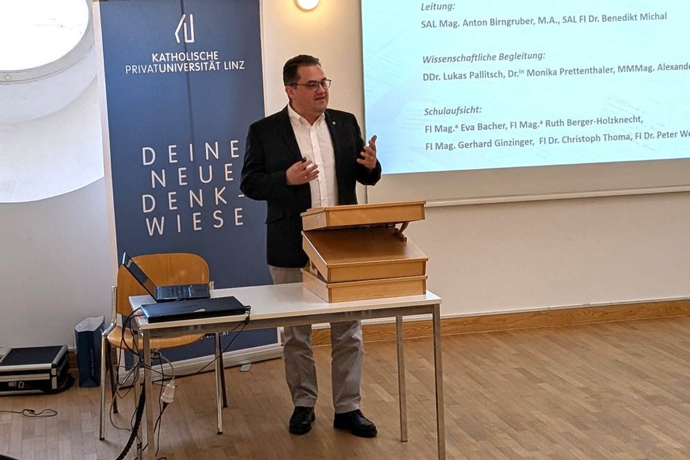 Mag. Anton Birngruber M.A. (Leiter des Bischöflichen Schulamtes der Diözese Linz).