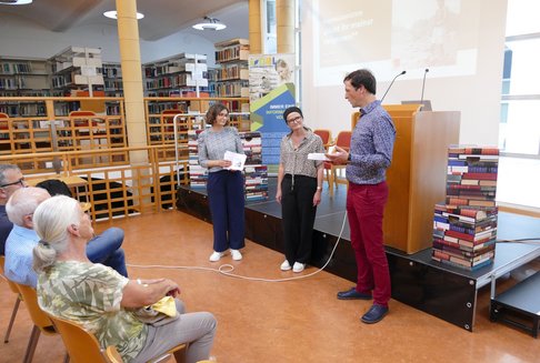 Buchpräsentation in der Bibliothek der KU Linz.