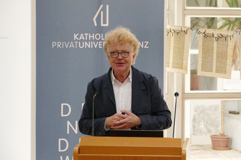 Buchpräsentation "Respekt für Sexarbeiter:innen". Foto: KU Linz/Hermine Eder. Prof. Dr. Andreas Lob-Hüdepohl (Berlin).