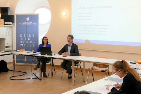 Vortrag von Helena Stockinger und Wolfgang Weirer im Rahmen der ARGE Religionspädagogik.