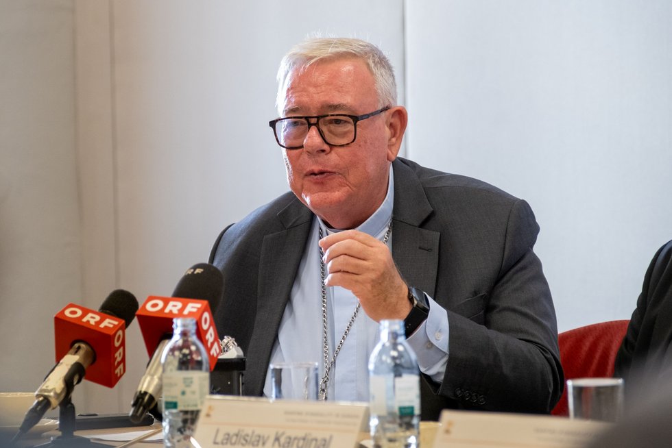 Porträtfoto von Kardinal Dr. Jean-Claude Hollerich SJ.