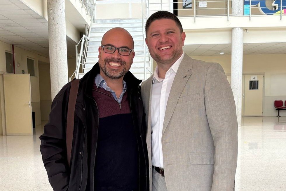 Internationale Forschungskooperation. Bildnachweis: privat. Von links: Prof. Dr. Alejandro Rojas Jiménez (Universidad de Málaga), Ass.-Prof. Dr. Rolando González Padilla (KU Linz).