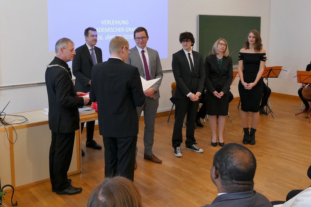 Verleihung des akademischen Grades "Bakkalaureus/Bakkalaurea der Religionspädagogik" an Robert Janschek, Julian Kapeller, Michaela Kößl-Lukesch und Maria Kostiak.