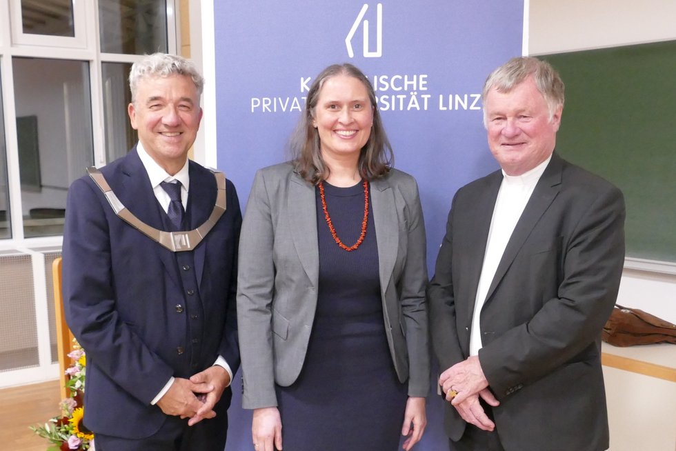 Eröffnung des akademischen Studienjahres 2026/27 mit Antrittsvorlesung von Univ.-Prof.in Elisabeth Fritz. Rektor Univ.-Prof. Dr. Michael Fuchs, Univ.-Prof.in Dr.in Elisabeth Fritz, Bischof Dr. Manfred Scheuer.