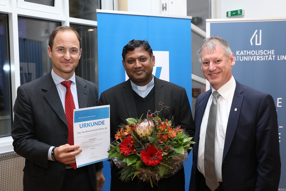 Verleihung des Pater Johannes Schasching SJ-Preises 2018, Kategorie 4 Seminararbeiten, an Mag. Tony Bharath Kenneth Mathew, BA.