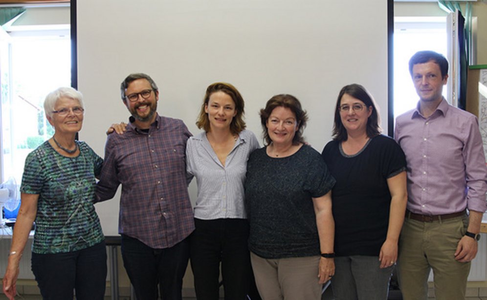 v.l.n.r.: Erna Putz, Josh Jeter (Produzent), Valerie Pachner, Elisabeth Jungmeier, Gabriele Eder-Cakl und Andreas Schmoller. © Diözese Linz / Fürlinger