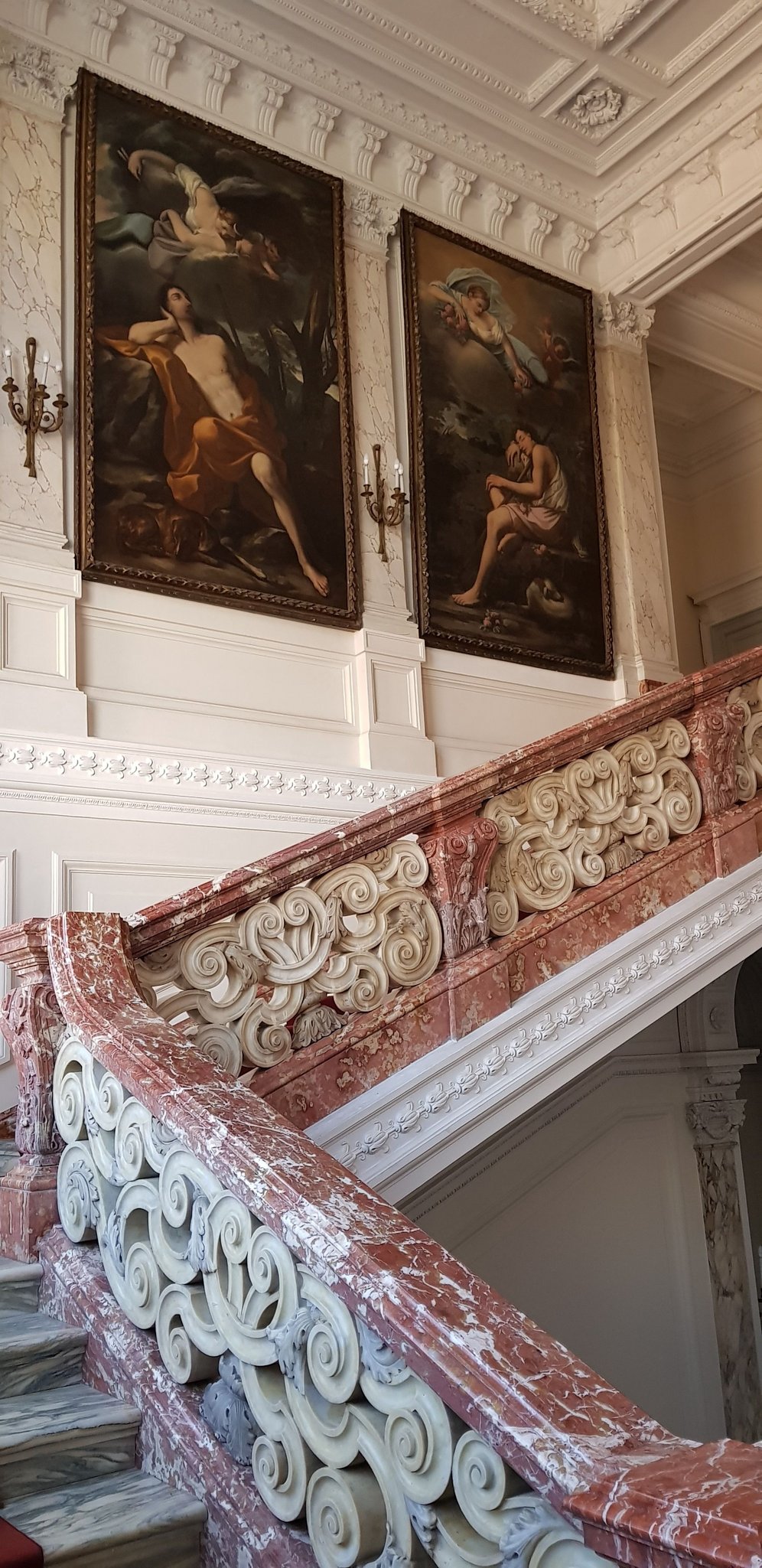 Die prunkvollen Innenräume der Villa Maraini.