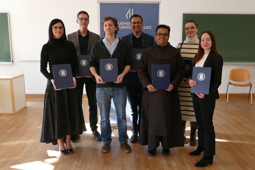 Gruppenbild Absolvent:innen.