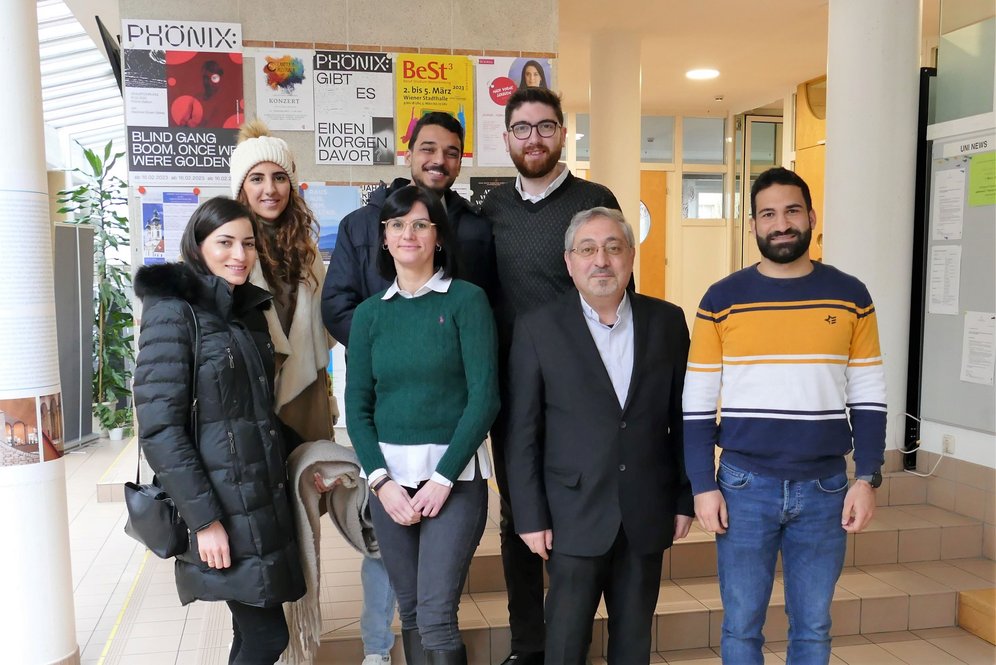 Studierende aus dem Nahen Osten zu Gast an der KU Linz. © KU Linz/Eder. Studierende aus dem Nahen Osten zu Gast an der KU Linz.