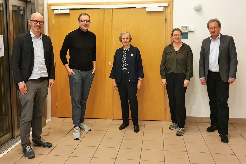 Von li.: Ass.-Prof. Dr. Lukas Kaelin (KU Linz), Prof. Dr. Gregor Buß (Katholische Hochschule Paderborn), Univ.-Prof.in Dr.in Marianne Heimbach-Steins (Wilhelms-Universität Münster), Ass.-Prof.in Dr.in Katja Winkler (KU Linz) , Univ.-Prof. Dr. Christian Spieß (KU Linz).