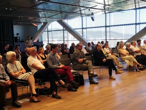 Präsentation im Festsaal des Schlossmuseums.