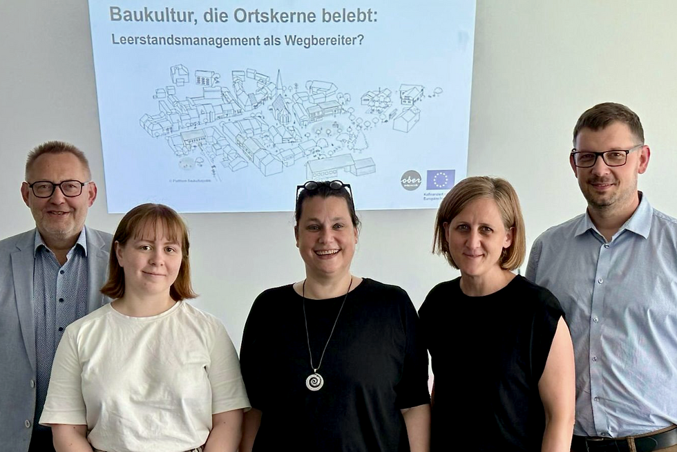 Vortragende beim Amtsleiter:innenseminar April–Mai 2025. Von links: Bürgermeister Klaus Falkinger, Andrea Maria Vetter MSc, Ass.-Prof.in Mag.a arch. Dr.in Veronika Müller, Dipl.Ing.in Christina Butterling und Dipl.-Ing. Thomas Ferk.