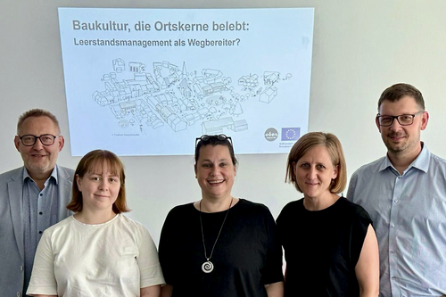 Vortragende beim Amtsleiter:innenseminar April–Mai 2025. Von links: Bürgermeister Klaus Falkinger, Andrea Maria Vetter MSc, Ass.-Prof.in Mag.a arch. Dr.in Veronika Müller, Dipl.Ing.in Christina Butterling und Dipl.-Ing. Thomas Ferk.