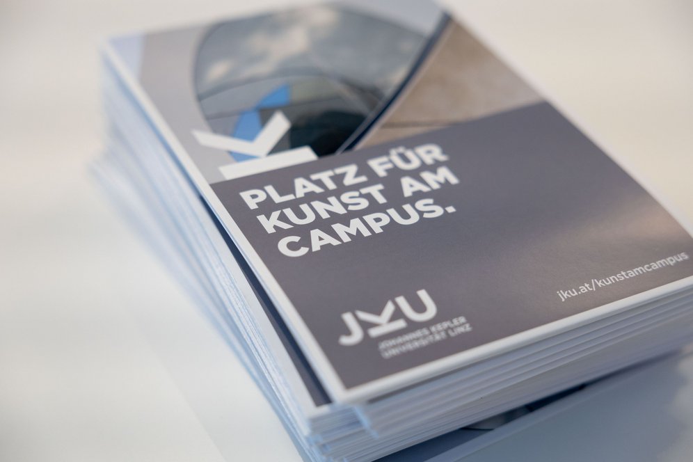 Foto: © Kepler Salon/Claudia Erblehner. Folder "Kunst am Campus".