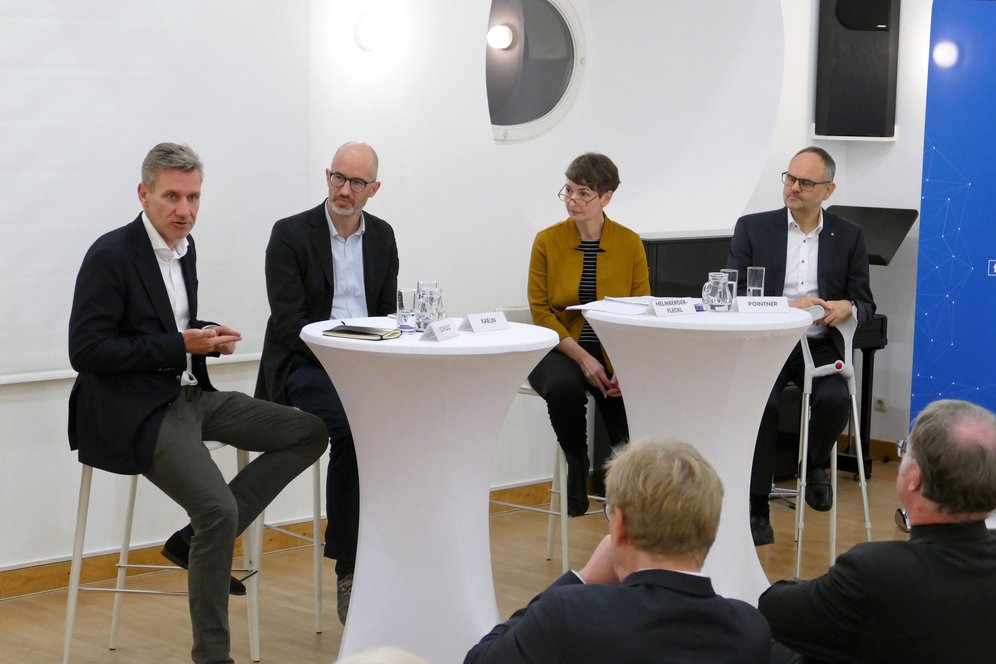 Podiumsdiskussion im Vorfeld der Verleihung des Pater Johannes Schasching SJ Preises.