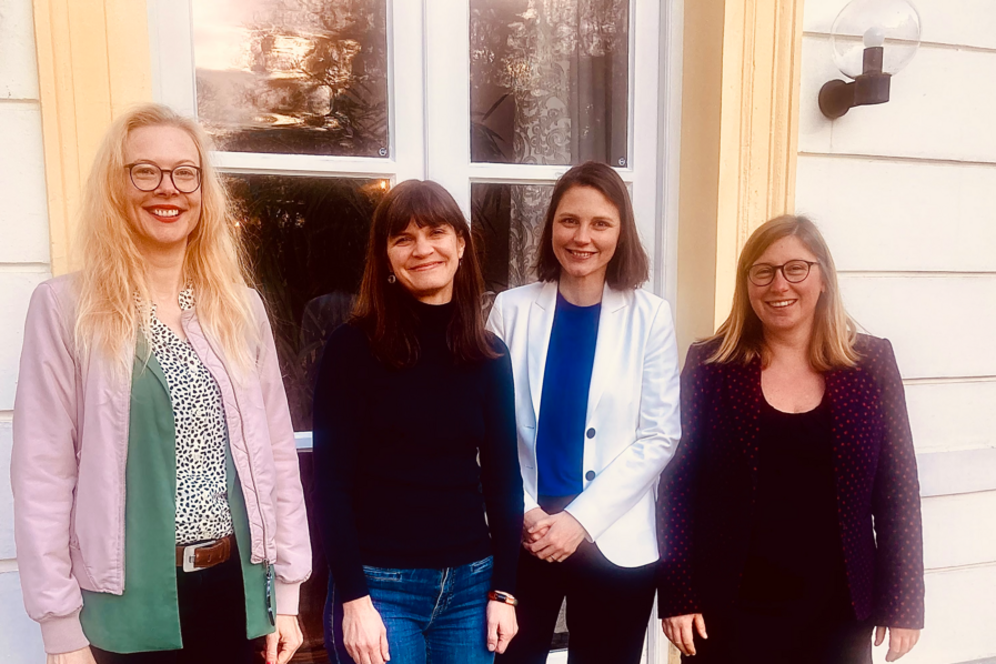 Organisatorinnen der Tagung sowie Projektverantwortliche Susanne Schwarz, Stefanie Lorenzen, Helena Stockinger und Ulrike Witten
