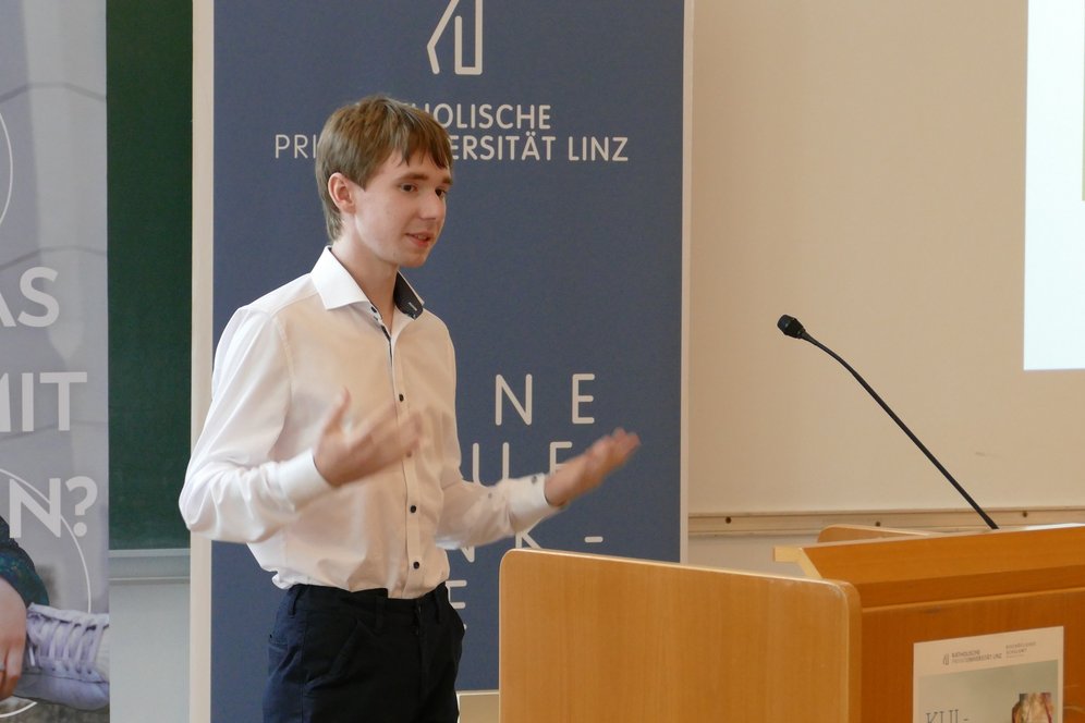 Andreas Bernhard (BG/BRG Enns), KUL-Preisträger Fachbereich Philosophie. (c) KU Linz/Eder Andreas Bernhard (BG/BRG Enns), KUL-Preisträger Fachbereich Philosophie.