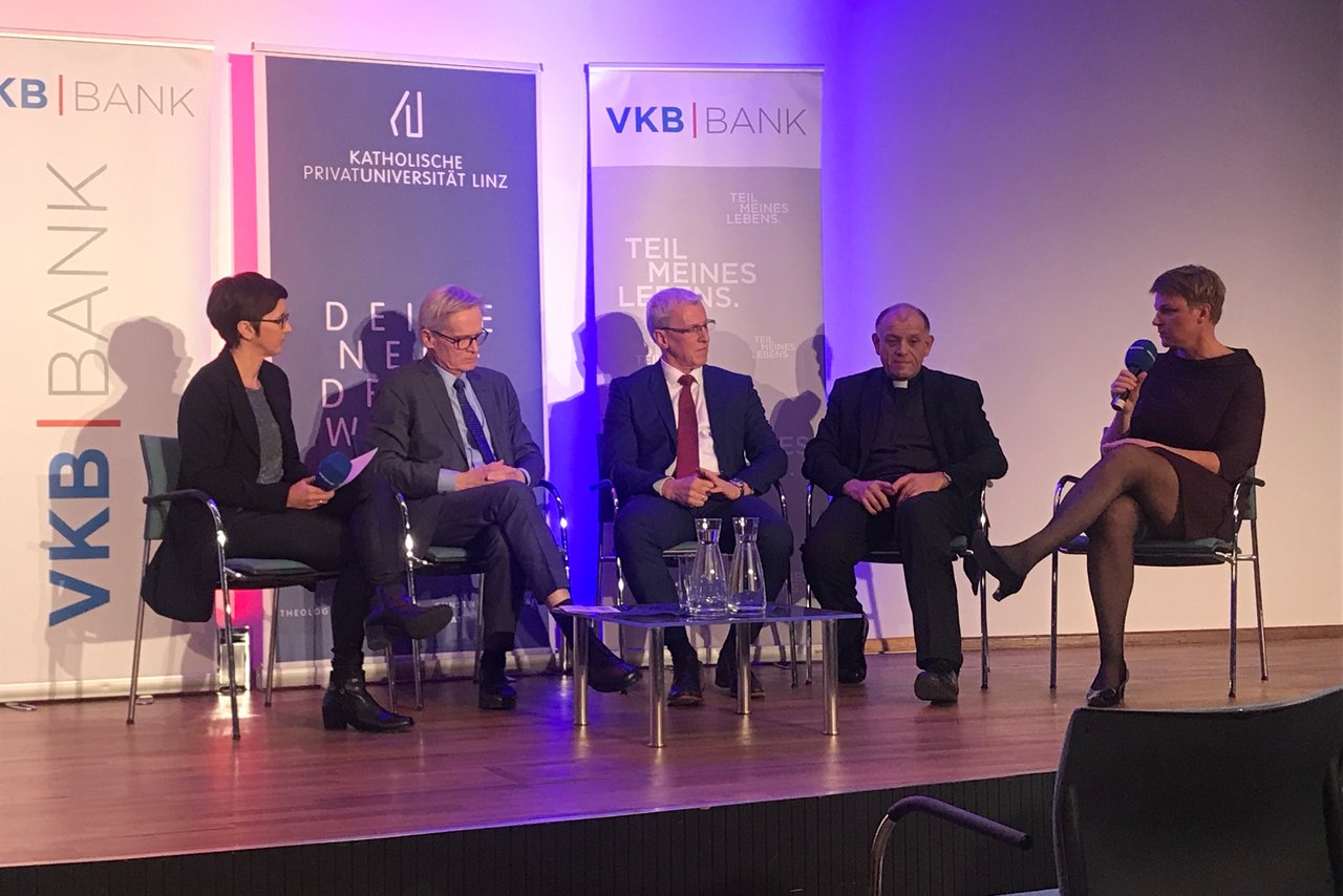 Podiumsdiskussion im VKB Kundenforum.