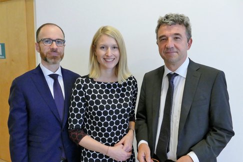 Von li: Priv.-Doz. Dr. Jürgen Wallner, MBA, Landesrätin Mag.a Christine Haberlander, Univ.-Prof. Dr. Michael Fuchs. (c) KU Linz/Eder