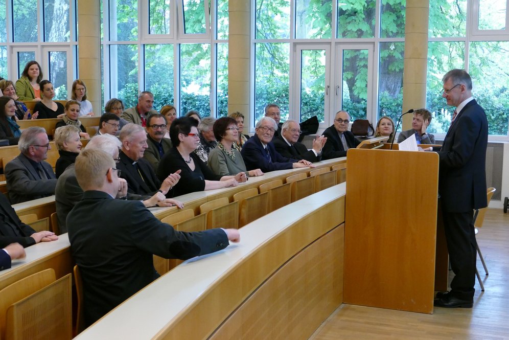 Vortragsveranstaltung von Friedhelm Mennekes anlässlich des 90. Geburtstages von Günter Rombold. (c) KTU/Eder