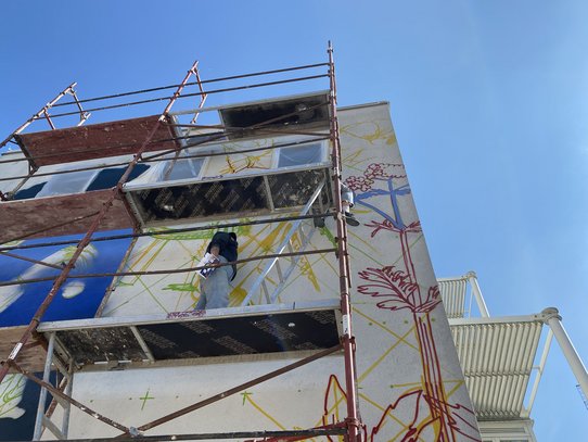 Rip Off Crew bei der Arbeit am Mural, Foto: Eder/KU Linz