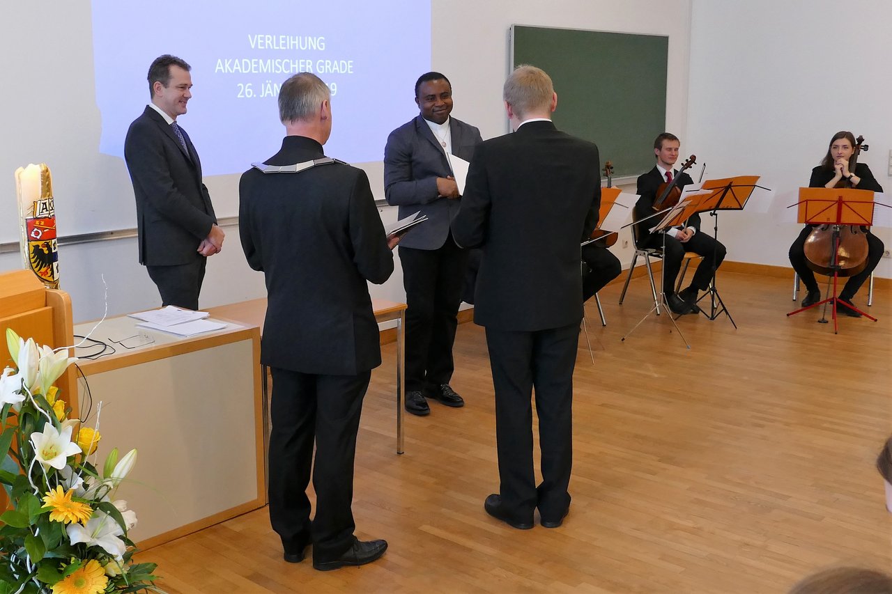 Verleihung des akademischen Grades "Lizentiat der Theologie" an Kalechi Paulinus Anyanwu.