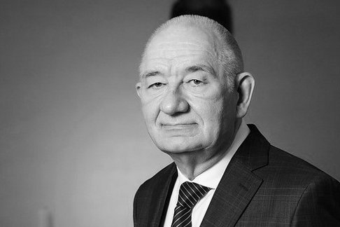 Prof. em. Dr. Winfried Haunerland verstarb am 2.8.2023 nach schwerer Krankheit. Prof. em. Dr. Winfried Haunerland.
