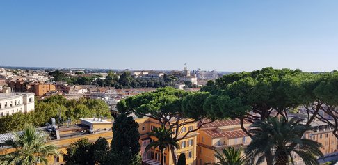 Ausblick über Rom von der Dachterrasse der Villa Maraini.