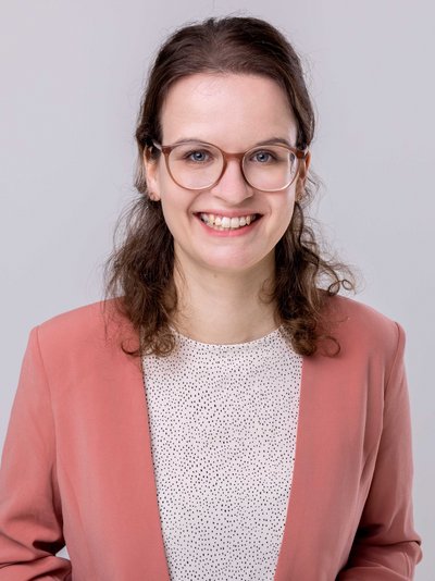 Dr.<sup>in</sup> Rebekka Burke