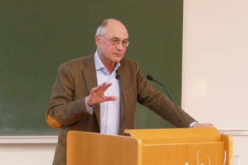 Dies Academicus 2023. Bildnachweis: KU Linz/Kastner. Dir. Prof. Dr. Heinz-Gerhard Justenhoven, Institut für Theologie und Frieden (Hamburg).