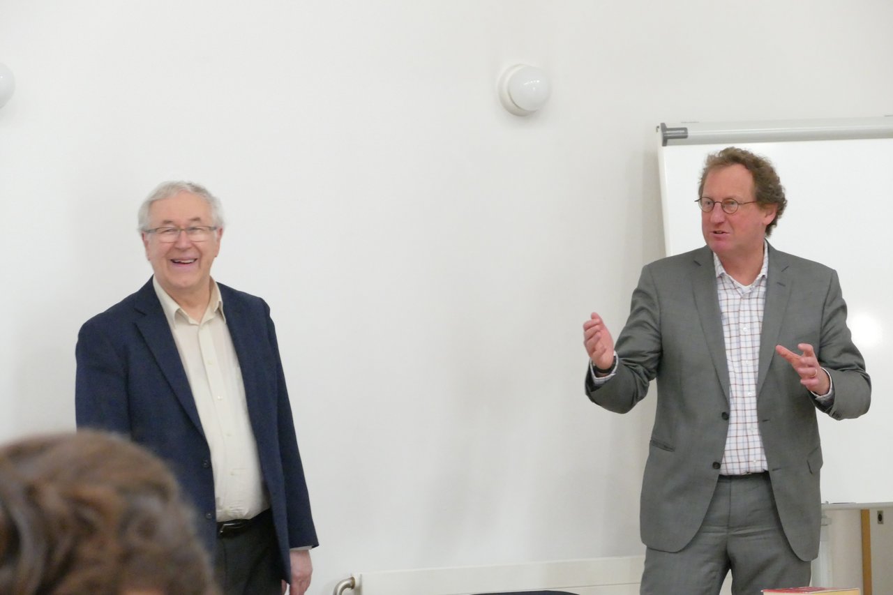 Von li: Prof. em. DDr. Dr. h.c. Karl Gabriel, Univ.-Prof. Dr. Christian Spieß. (c) KU Linz/rockenschaub