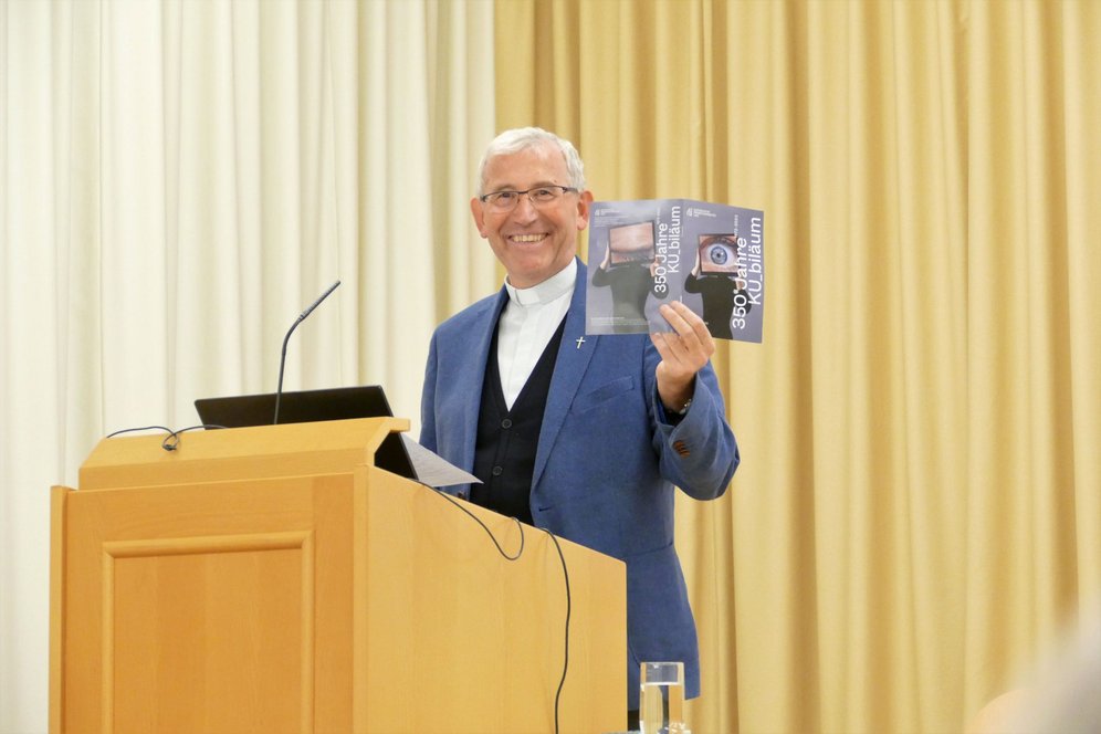 Begrüßung und Eröffnung durch Bischofsvikar Kan. KonsR Dr. Johann Hintermaier.