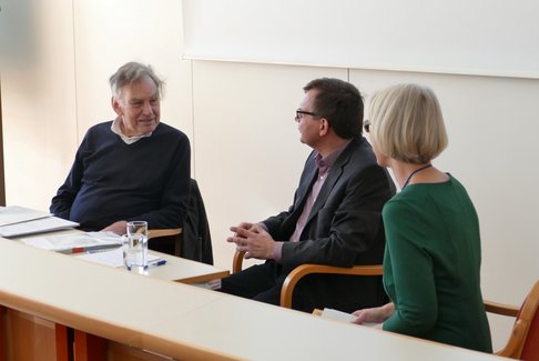 Kunstgespräch zur Mittagszeit: Architekt DI Hans Puchhammer, Dr. Jörg Matthies, Univ.-Prof.in Dr.in Anna Minta.