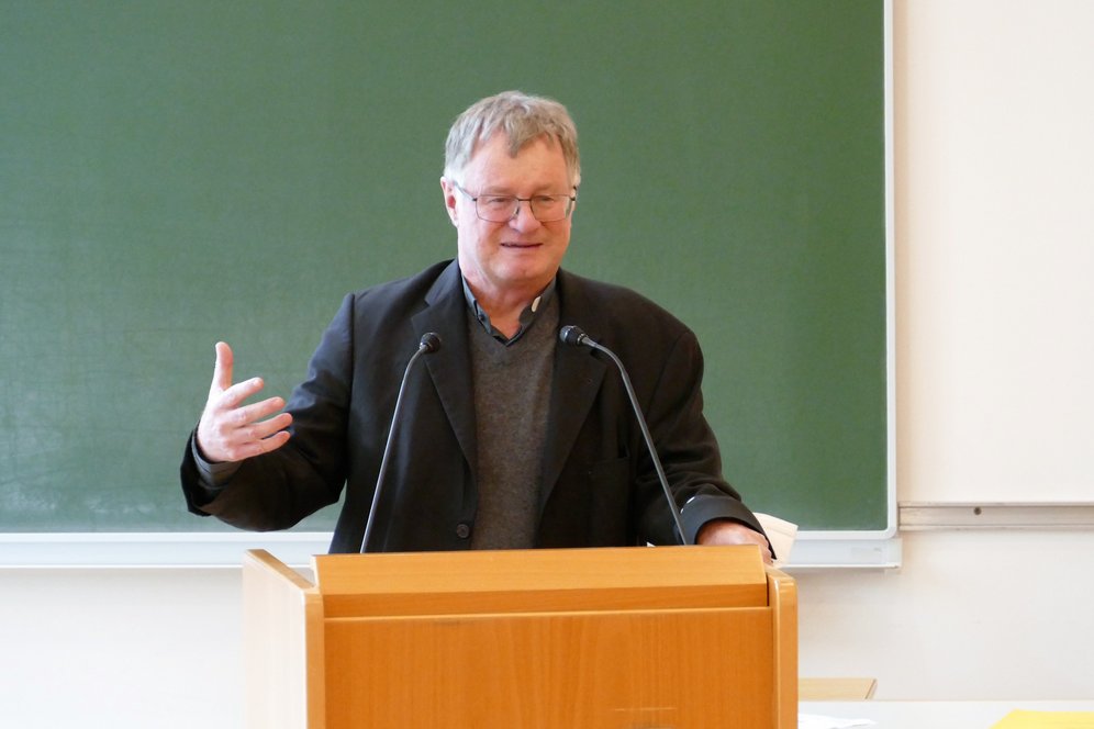 Diözesanbischof Dr. Manfred Scheuer. © KU Linz / Hermine Eder. Diözesanbischof Dr. Manfred Scheuer beschließt den Theotag 2022 mit Grußworten.