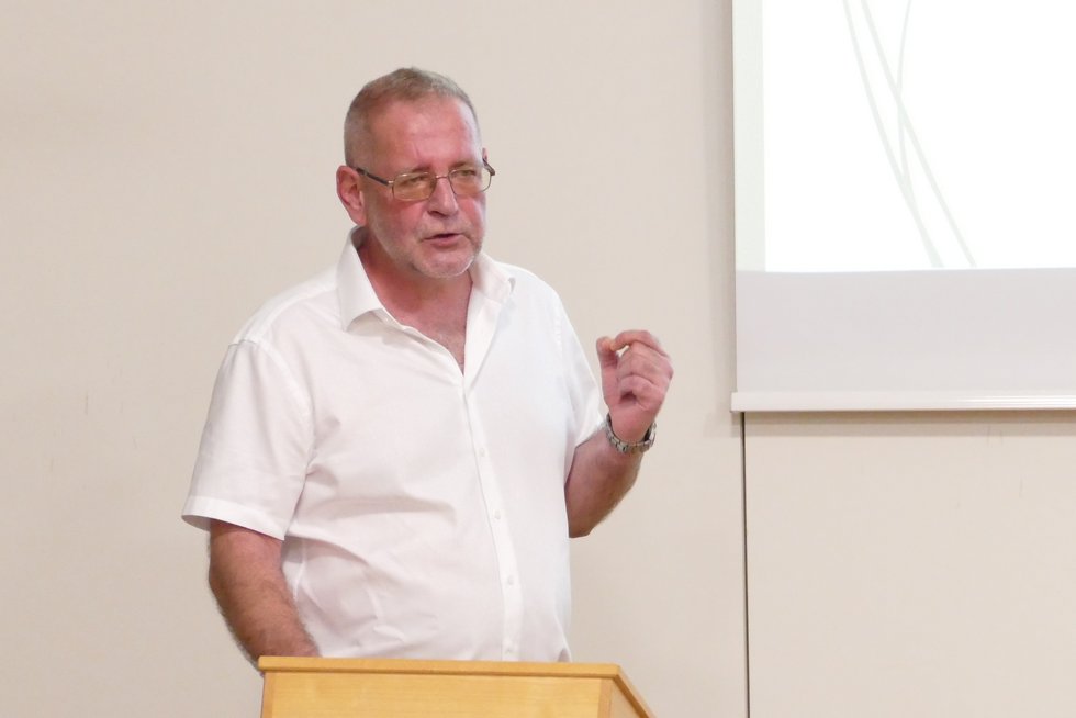 Univ.-Prof. Mag. Dr. Dr. h. c. Prof. h. c. Michael Moser (Universität Wien).