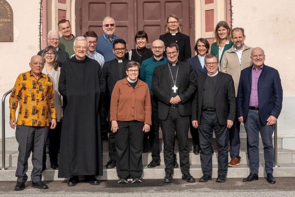 Foto: (c) Evangelicanska Cerkev AV v Sloveniji. Gruppenbild der Kommission für den katholisch-lutherischen Dialog.