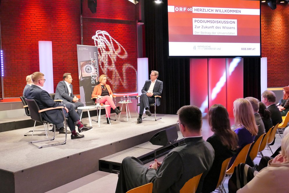 Die Rektor:innen der Linzer Universitäten diskutieren über die Zukunft des Wissens.